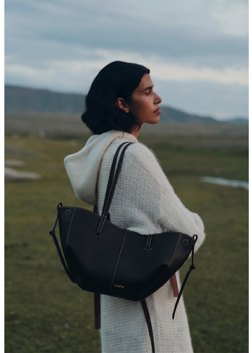 Aveline Mini — Black Grain Écru Stitch