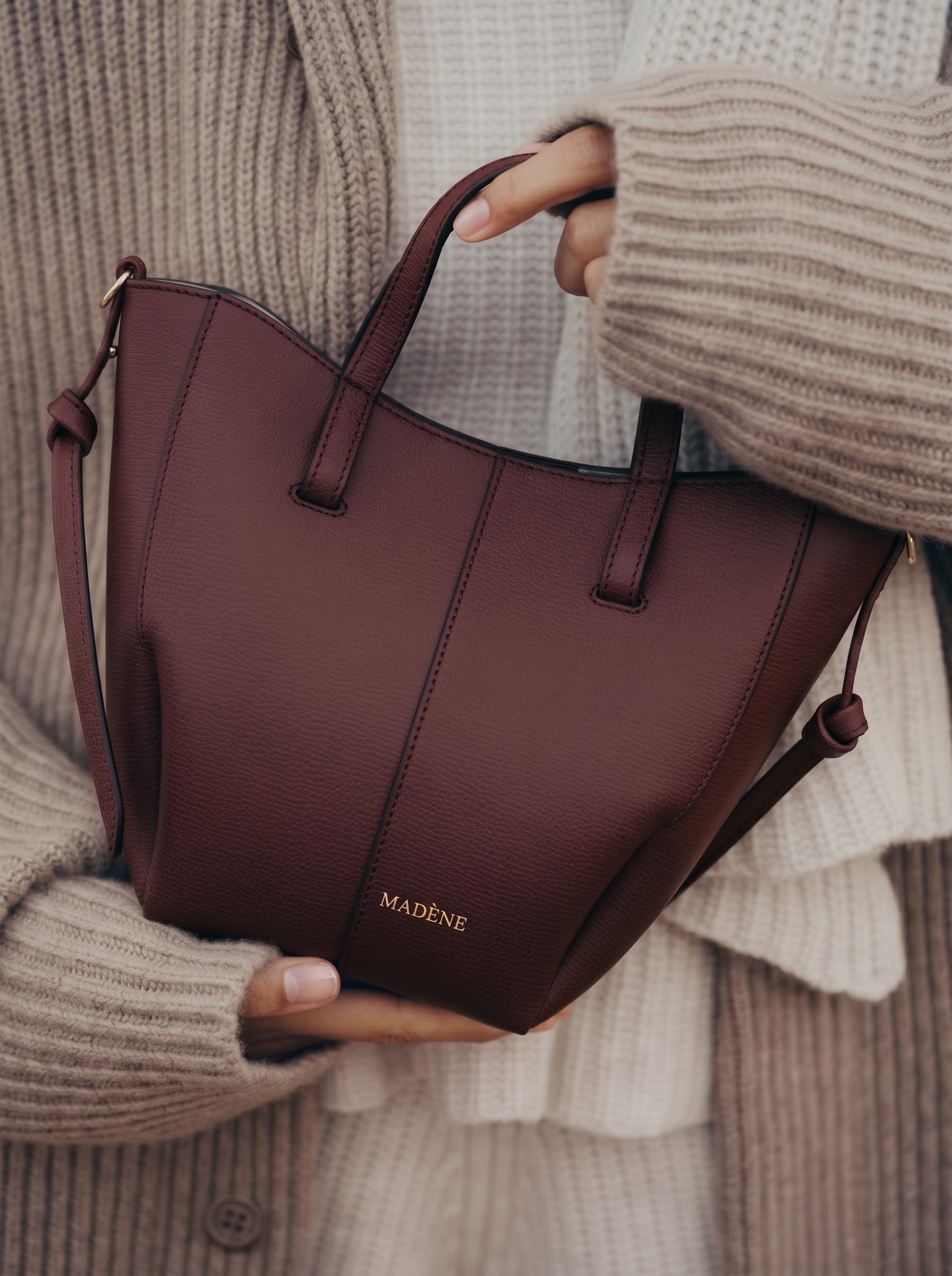 Aveline Tote Nano - Textured Black Cherry